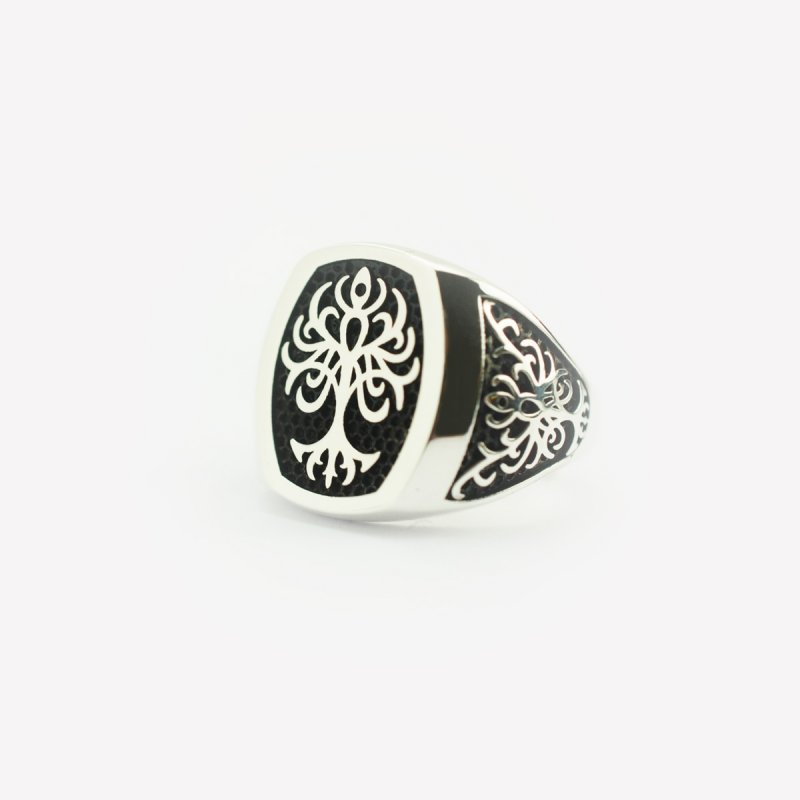 “large shape cushion”  ring in 925 silver and black enamel